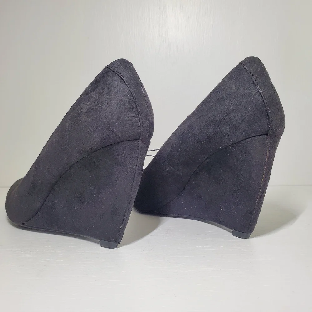 Classic Black Wedge Pumps - Express